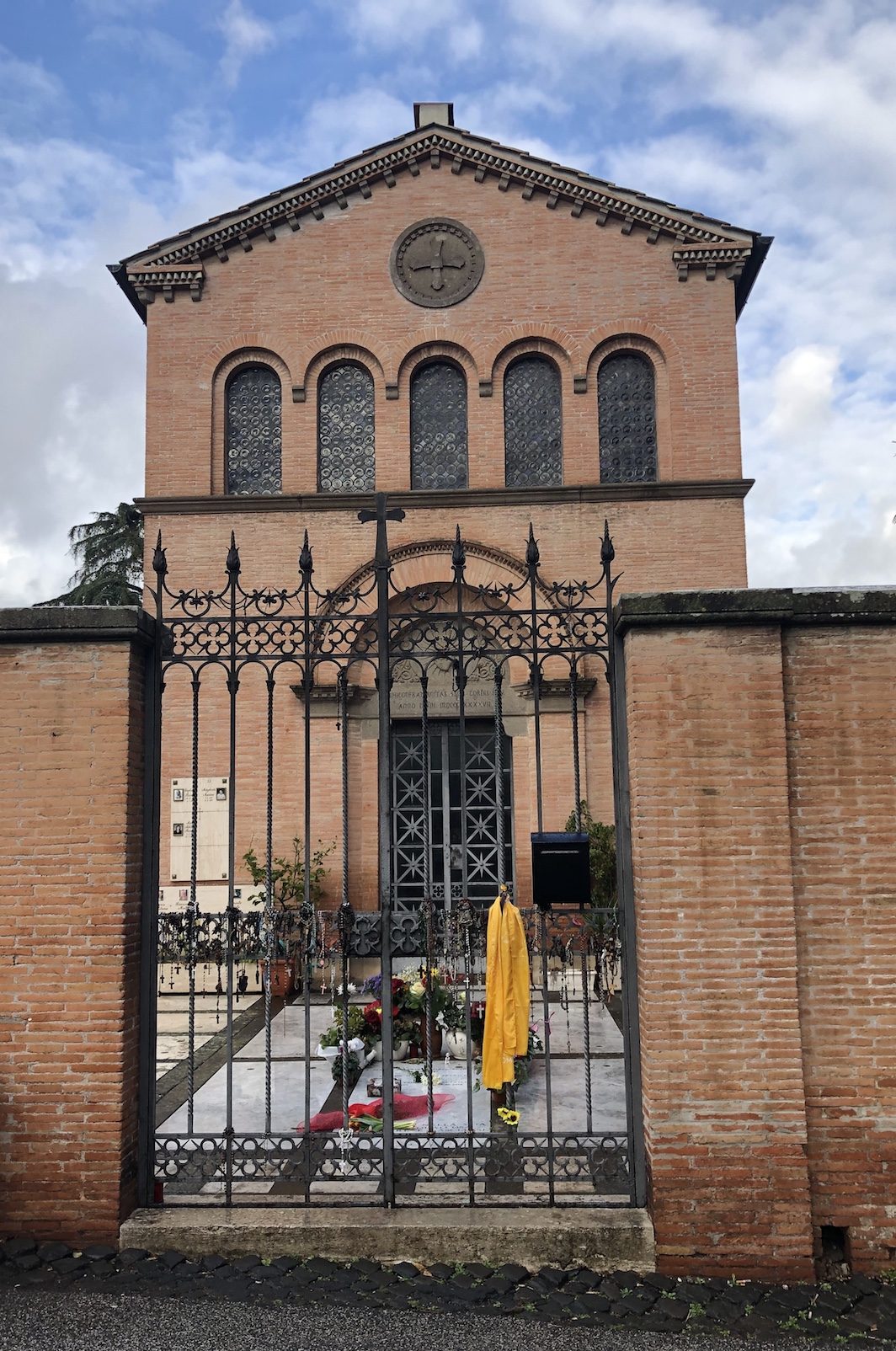 Andrea Amici's tomb, Rome (2).jpg